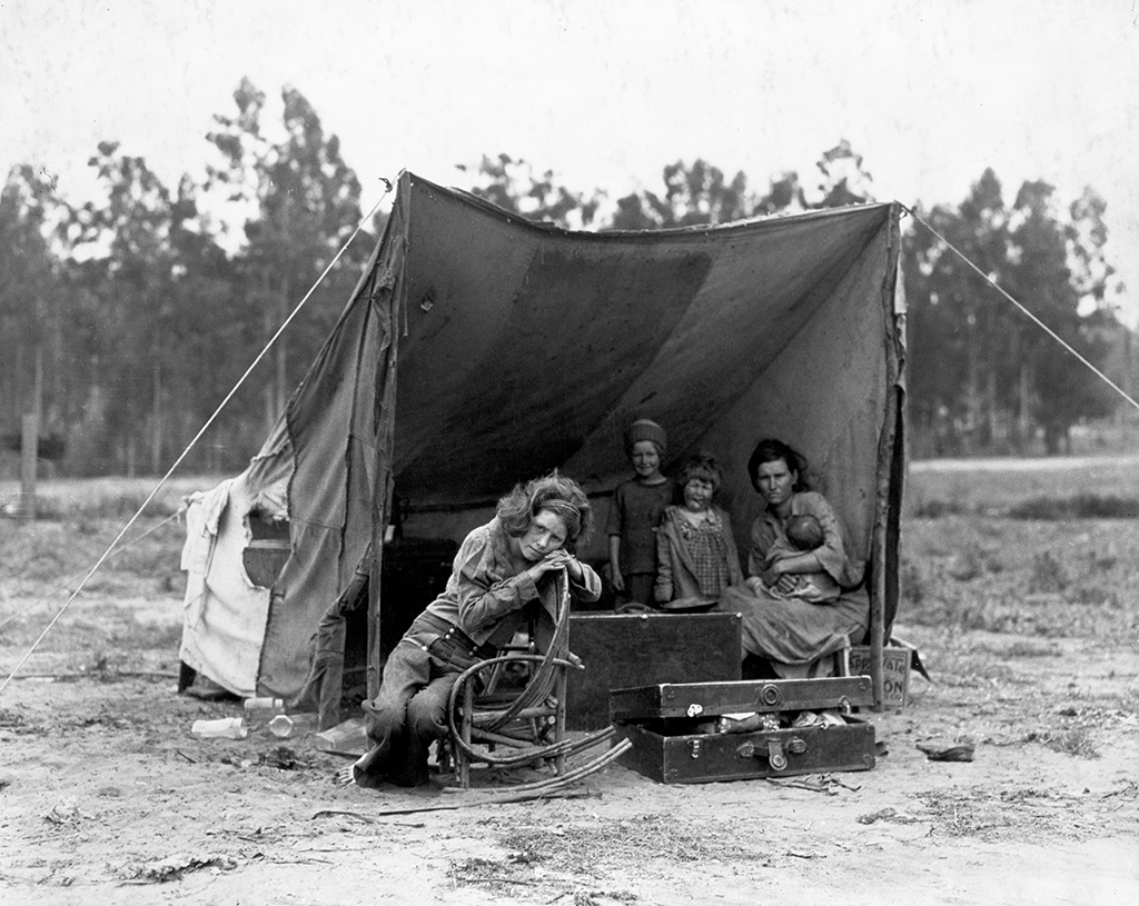 Florence Thompson and her children in a pea pickers camp in Nipomo, California, March 1936.