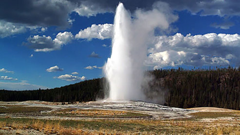 Yellowstone-National-Park_Old-Faithful_National Parks | Yellowstone